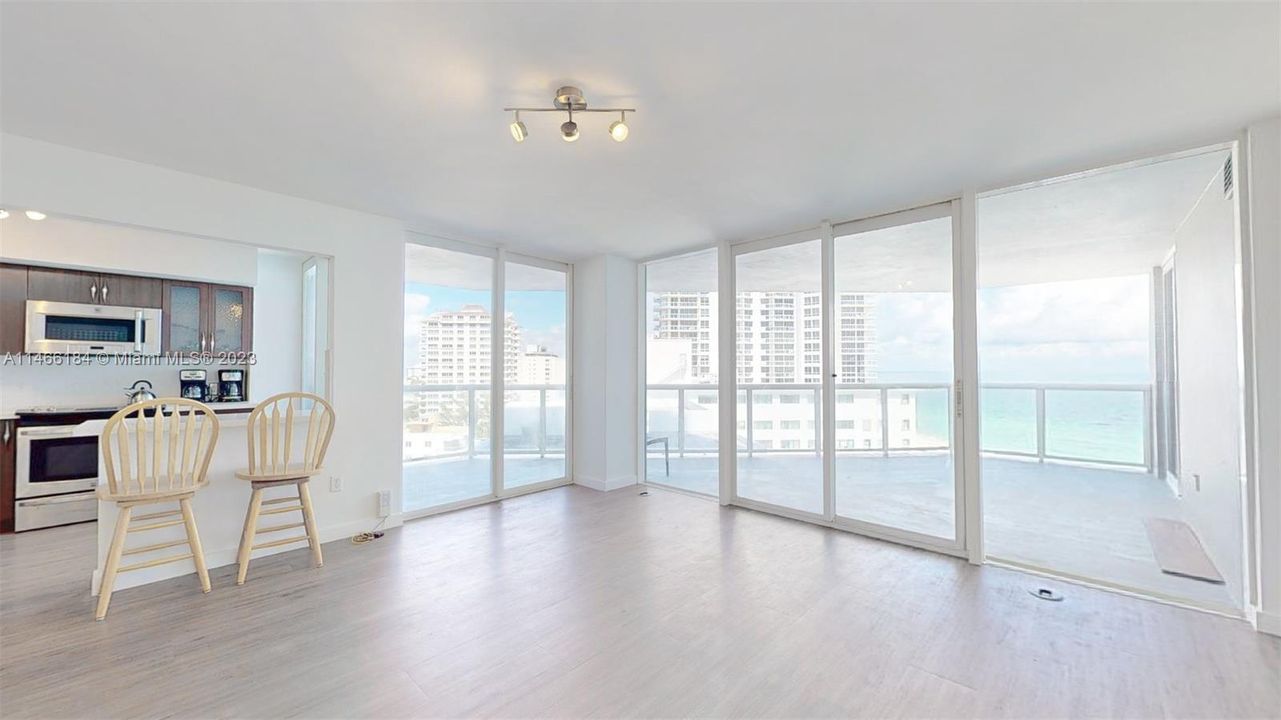 Vendido Recientemente: $1,030,000 (2 camas, 2 baños, 1250 Pies cuadrados)