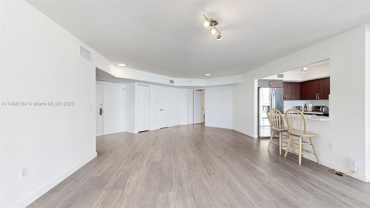 Vendido Recientemente: $1,030,000 (2 camas, 2 baños, 1250 Pies cuadrados)