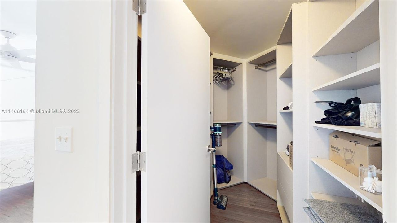 Vendido Recientemente: $1,030,000 (2 camas, 2 baños, 1250 Pies cuadrados)