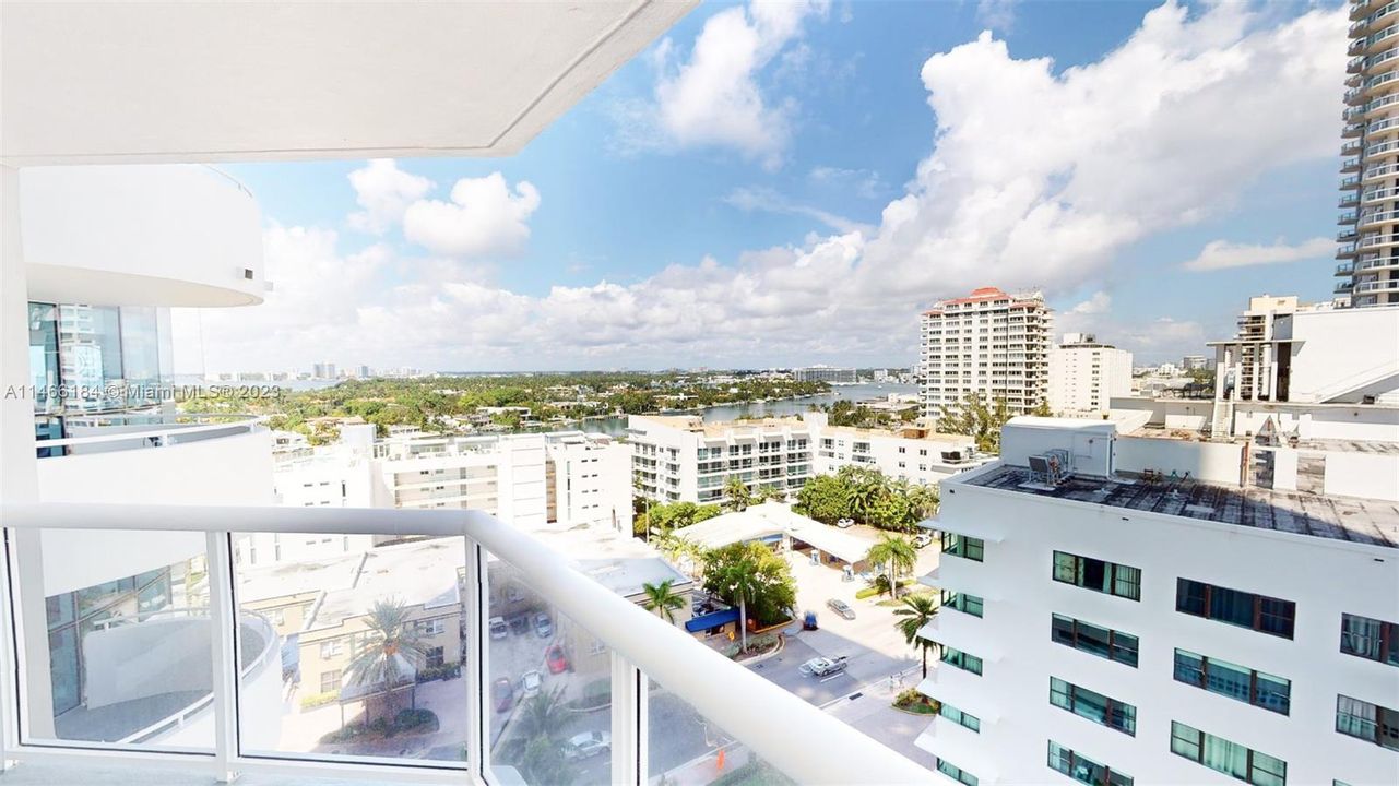 Vendido Recientemente: $1,030,000 (2 camas, 2 baños, 1250 Pies cuadrados)