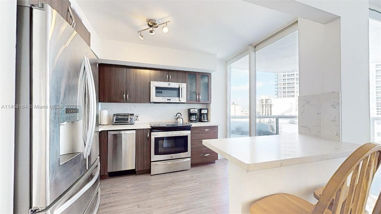 Vendido Recientemente: $1,030,000 (2 camas, 2 baños, 1250 Pies cuadrados)