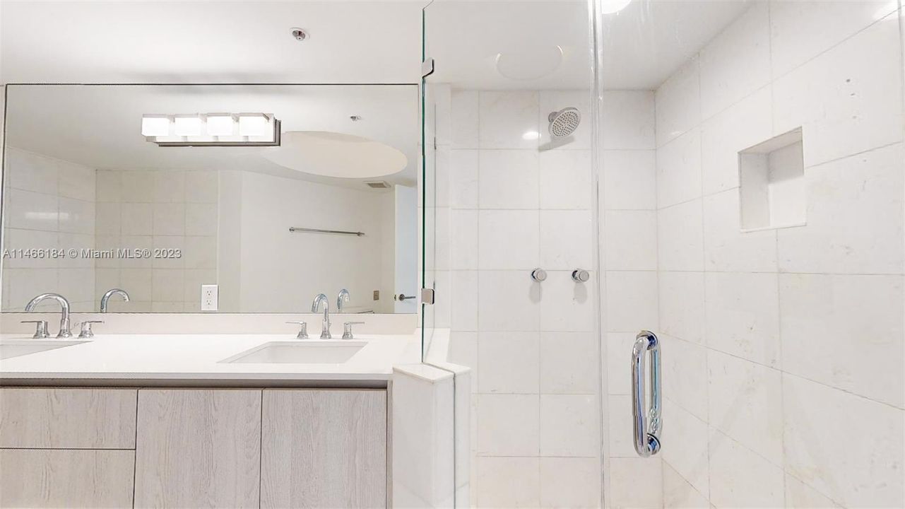 Vendido Recientemente: $1,030,000 (2 camas, 2 baños, 1250 Pies cuadrados)