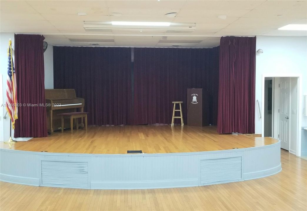 Recently Sold: $170,000 (1 beds, 1 baths, 730 Square Feet)