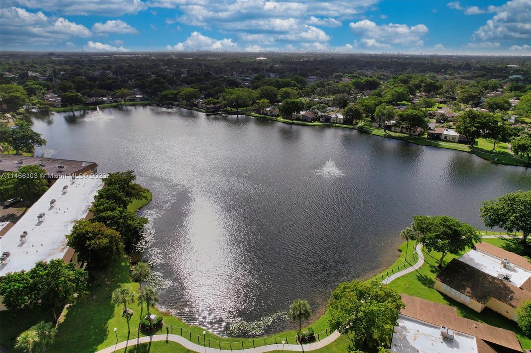 Recently Sold: $170,000 (1 beds, 1 baths, 730 Square Feet)