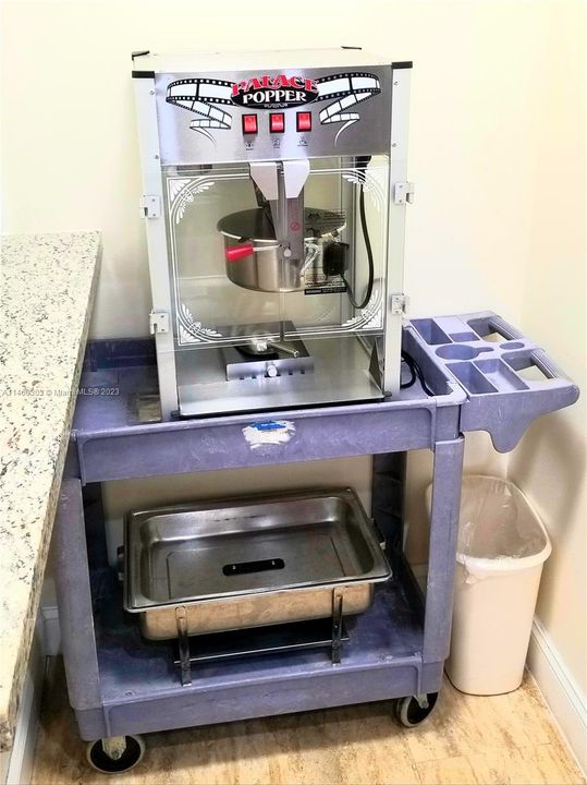 Recently Sold: $170,000 (1 beds, 1 baths, 730 Square Feet)