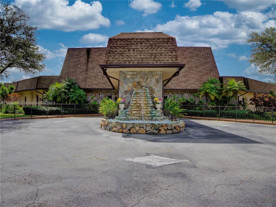 Recently Sold: $170,000 (1 beds, 1 baths, 730 Square Feet)