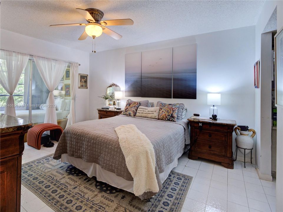 Recently Sold: $170,000 (1 beds, 1 baths, 730 Square Feet)