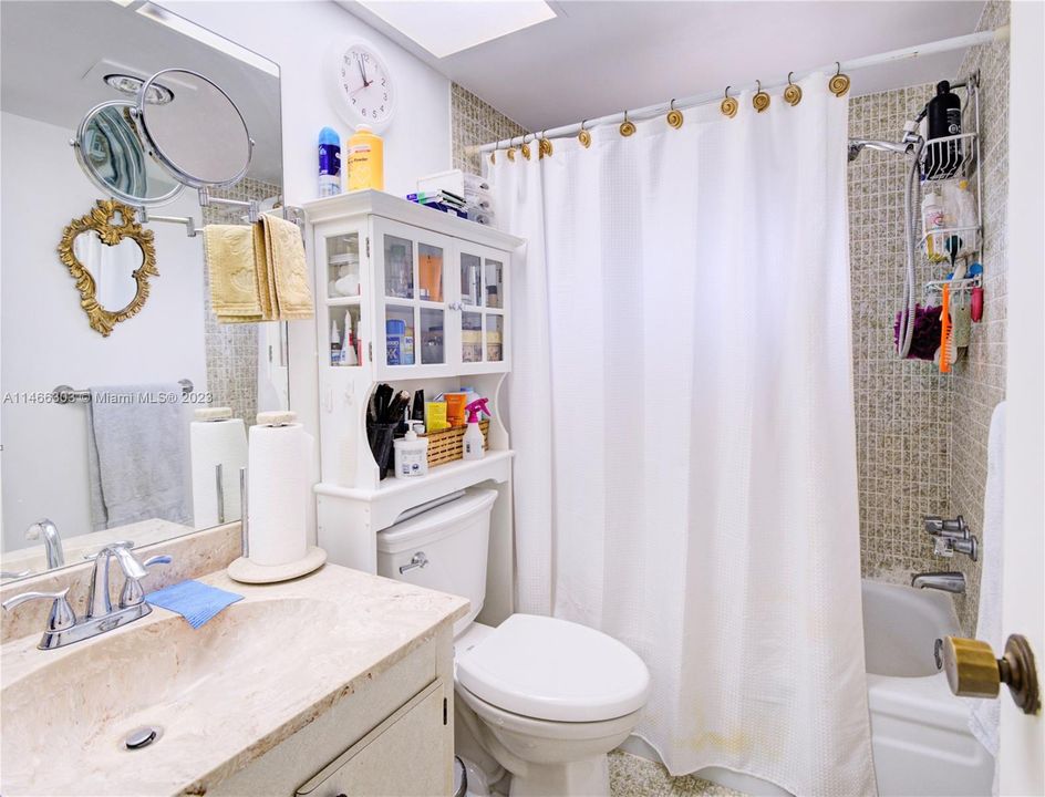 Recently Sold: $170,000 (1 beds, 1 baths, 730 Square Feet)