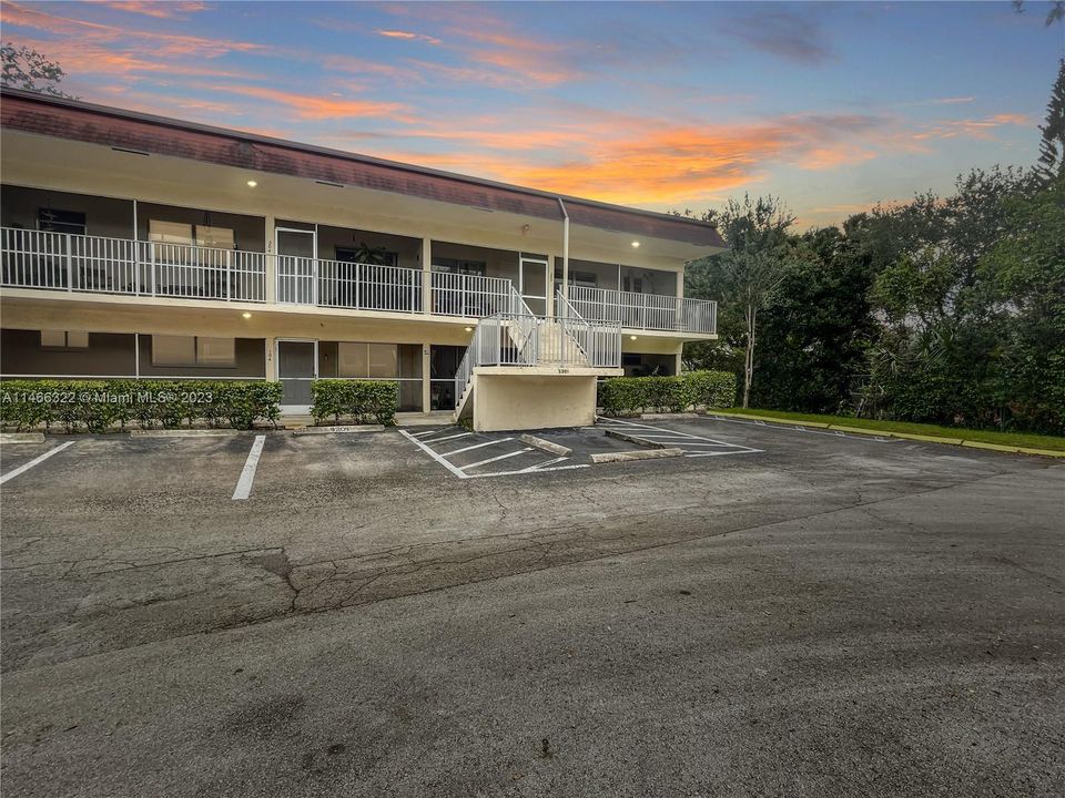 Recently Sold: $200,000 (2 beds, 2 baths, 870 Square Feet)