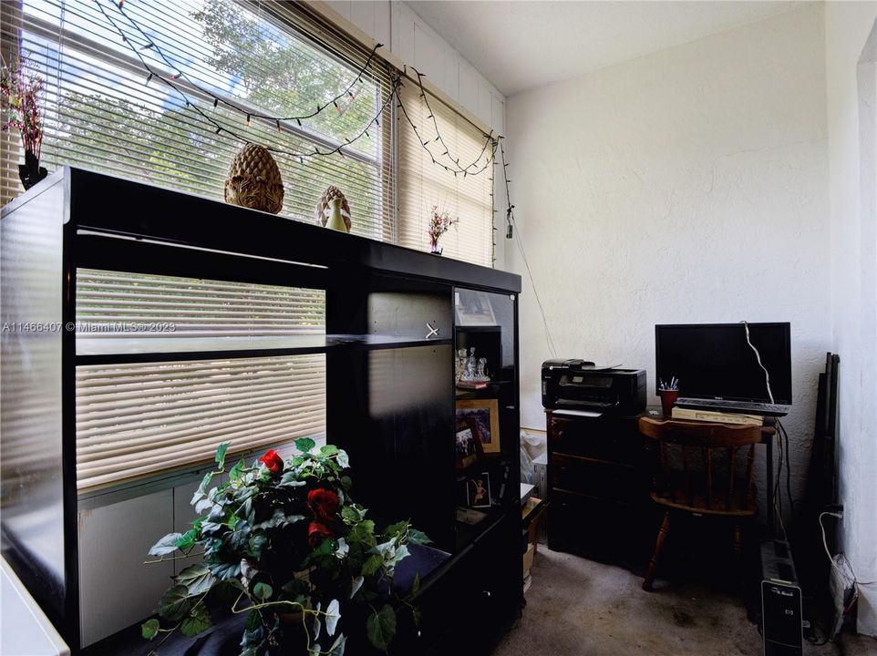 Recently Sold: $180,000 (2 beds, 2 baths, 920 Square Feet)