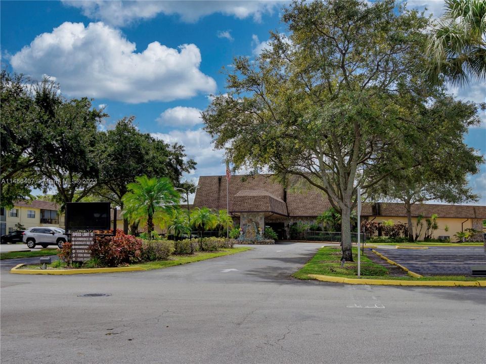 Recently Sold: $180,000 (2 beds, 2 baths, 920 Square Feet)