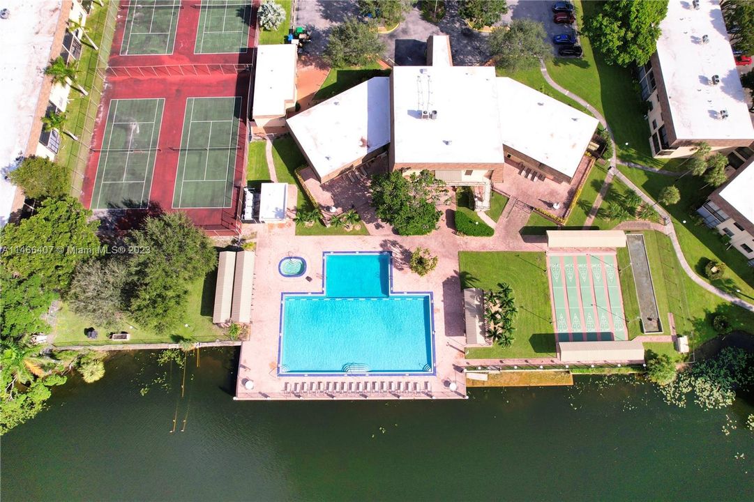 Recently Sold: $180,000 (2 beds, 2 baths, 920 Square Feet)