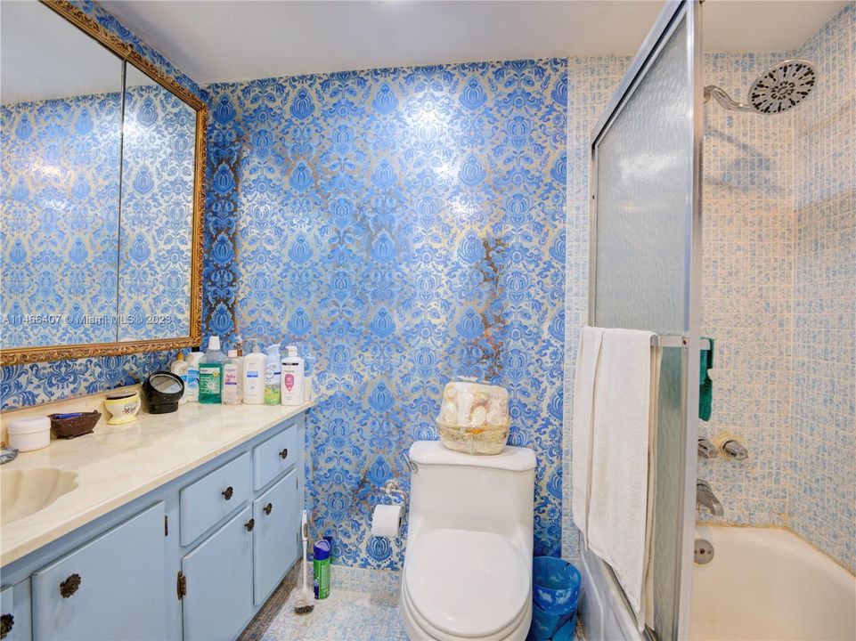 Recently Sold: $180,000 (2 beds, 2 baths, 920 Square Feet)