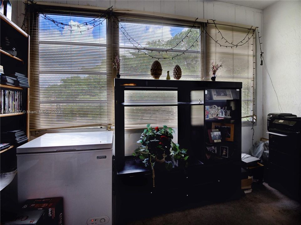 Recently Sold: $180,000 (2 beds, 2 baths, 920 Square Feet)