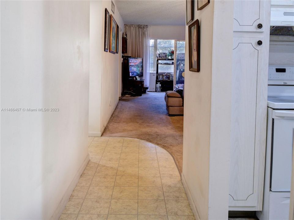 Recently Sold: $180,000 (2 beds, 2 baths, 920 Square Feet)