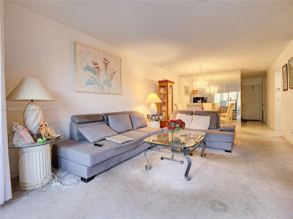 Recently Sold: $180,000 (2 beds, 2 baths, 920 Square Feet)