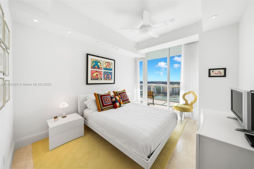 最近售出: $6,200,000 (2 贝兹, 2 浴室, 1791 平方英尺)