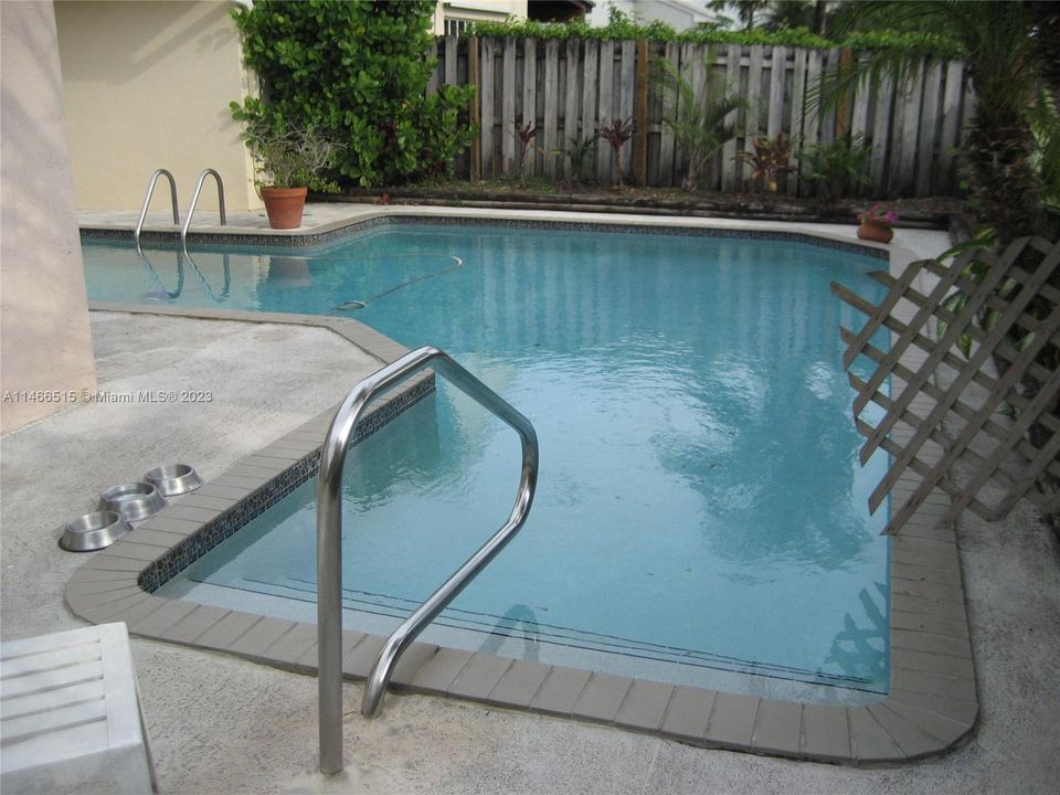 Recently Rented: $3,500 (3 beds, 2 baths, 1415 Square Feet)