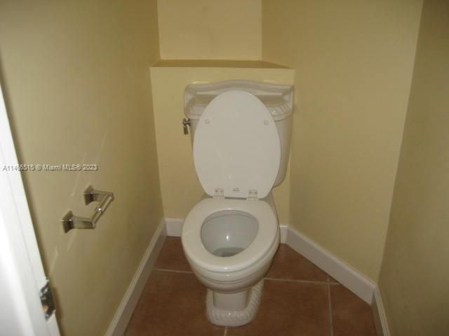 Recently Rented: $3,500 (3 beds, 2 baths, 1415 Square Feet)