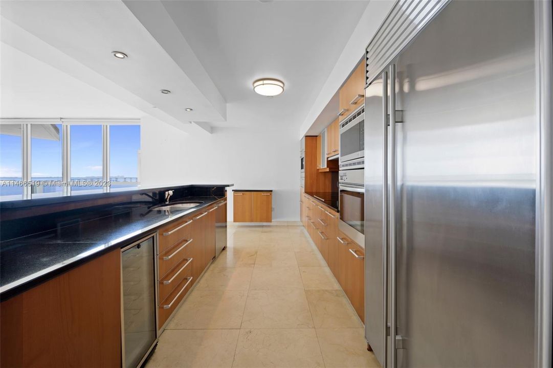 For Sale: $1,990,000 (2 beds, 2 baths, 1878 Square Feet)
