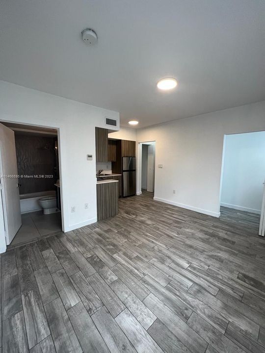 For Sale: $249,000 (1 beds, 1 baths, 504 Square Feet)