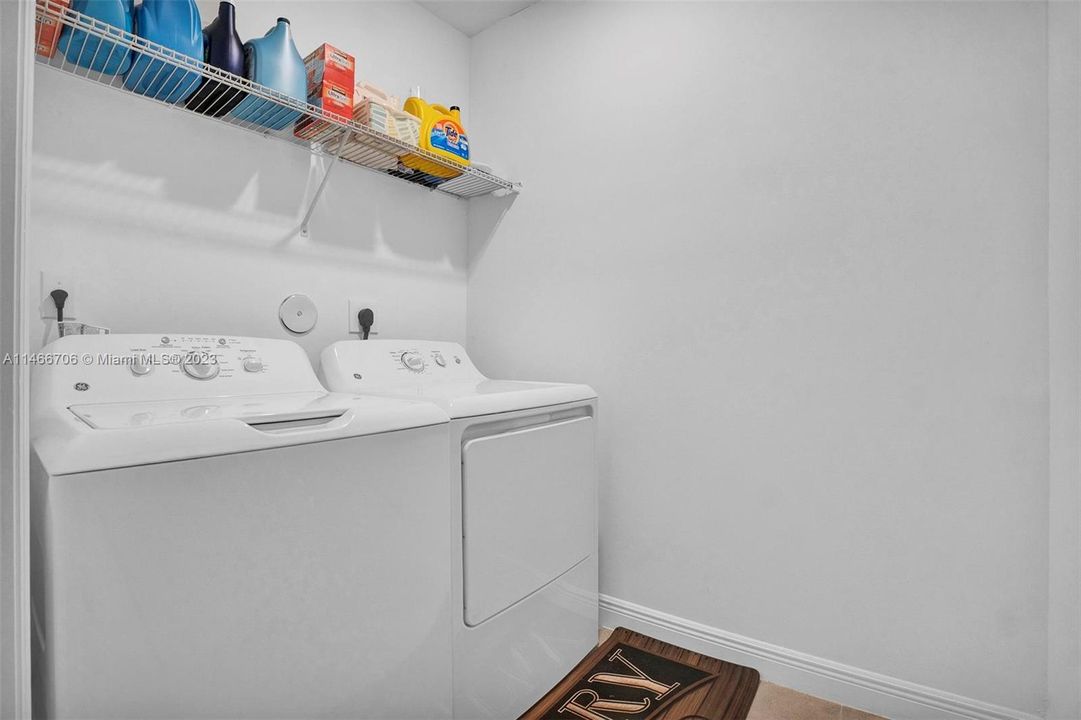 Recently Sold: $530,000 (3 beds, 2 baths, 1622 Square Feet)