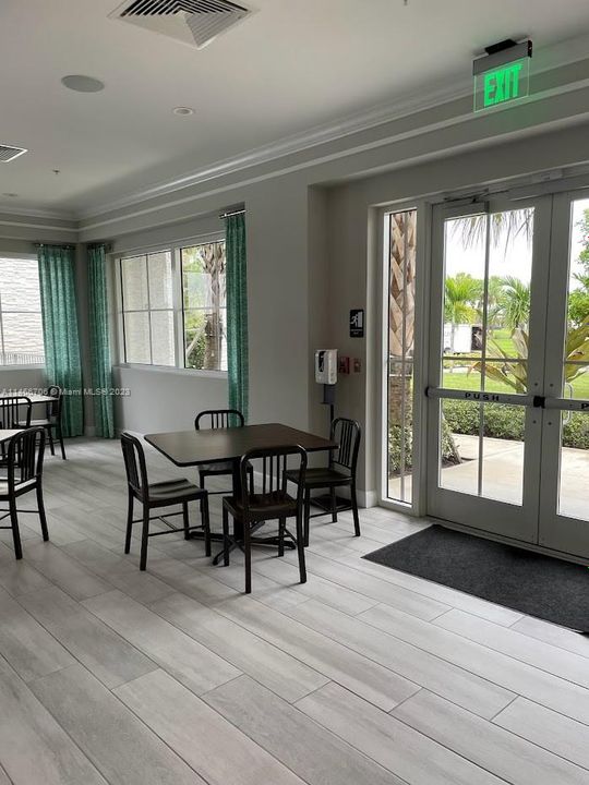 Recently Sold: $530,000 (3 beds, 2 baths, 1622 Square Feet)