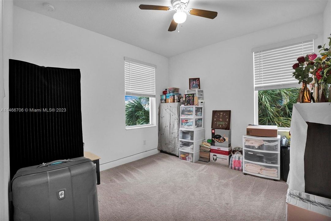 Recently Sold: $530,000 (3 beds, 2 baths, 1622 Square Feet)