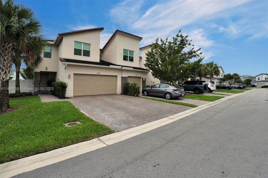 Recently Sold: $530,000 (3 beds, 2 baths, 1622 Square Feet)