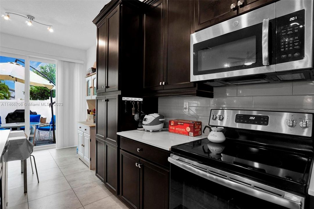 Recently Sold: $530,000 (3 beds, 2 baths, 1622 Square Feet)