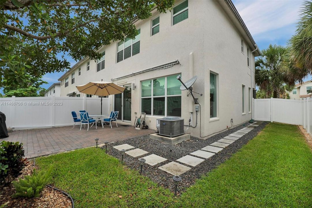 Recently Sold: $530,000 (3 beds, 2 baths, 1622 Square Feet)