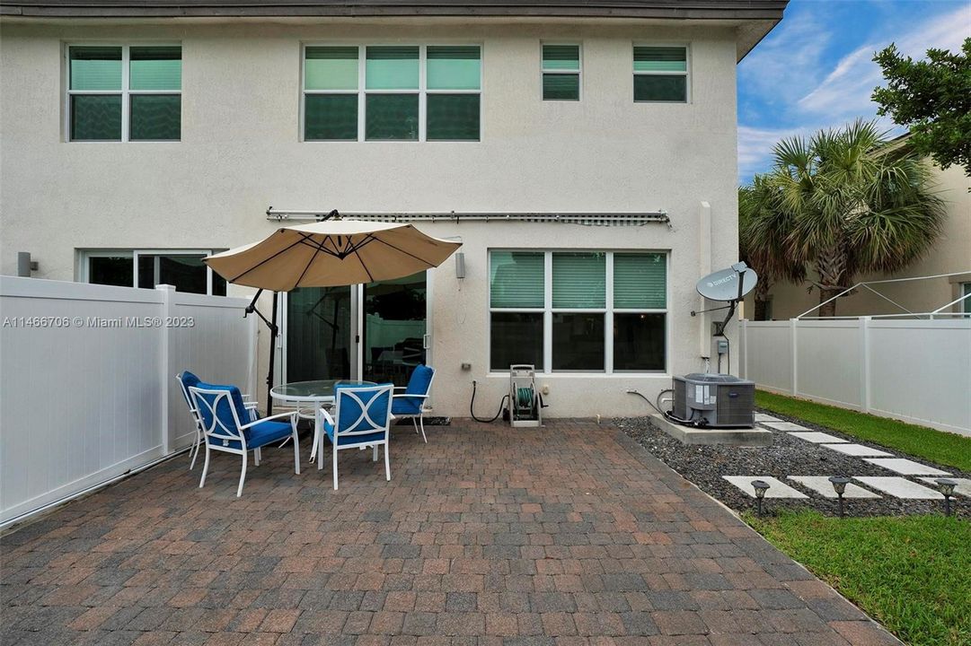 Recently Sold: $530,000 (3 beds, 2 baths, 1622 Square Feet)