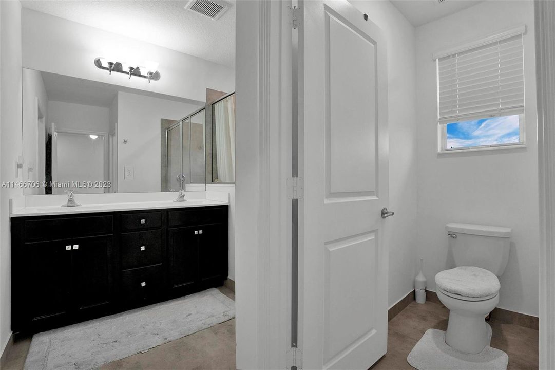 Recently Sold: $530,000 (3 beds, 2 baths, 1622 Square Feet)