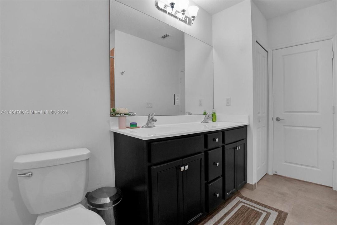 Recently Sold: $530,000 (3 beds, 2 baths, 1622 Square Feet)