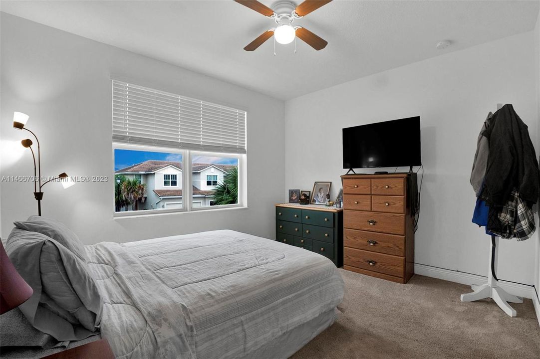 Recently Sold: $530,000 (3 beds, 2 baths, 1622 Square Feet)