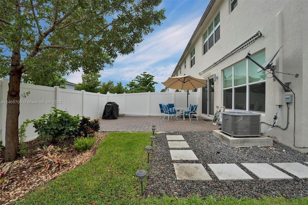 Recently Sold: $530,000 (3 beds, 2 baths, 1622 Square Feet)