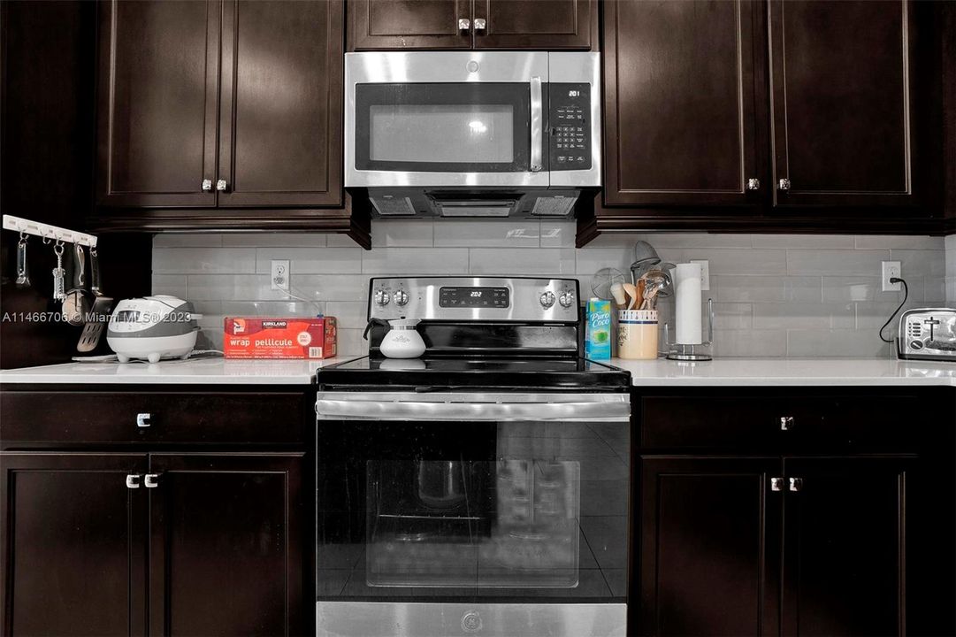 Recently Sold: $530,000 (3 beds, 2 baths, 1622 Square Feet)