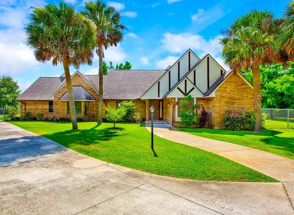 Recently Sold: $675,000 (4 beds, 5 baths, 3773 Square Feet)