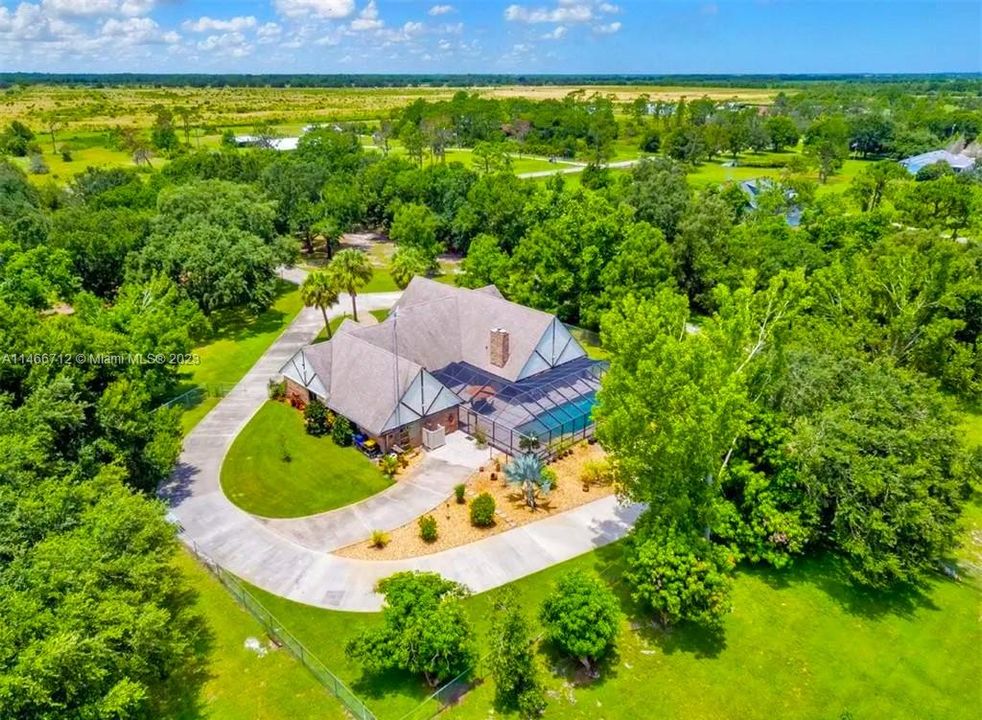 Recently Sold: $675,000 (4 beds, 5 baths, 3773 Square Feet)