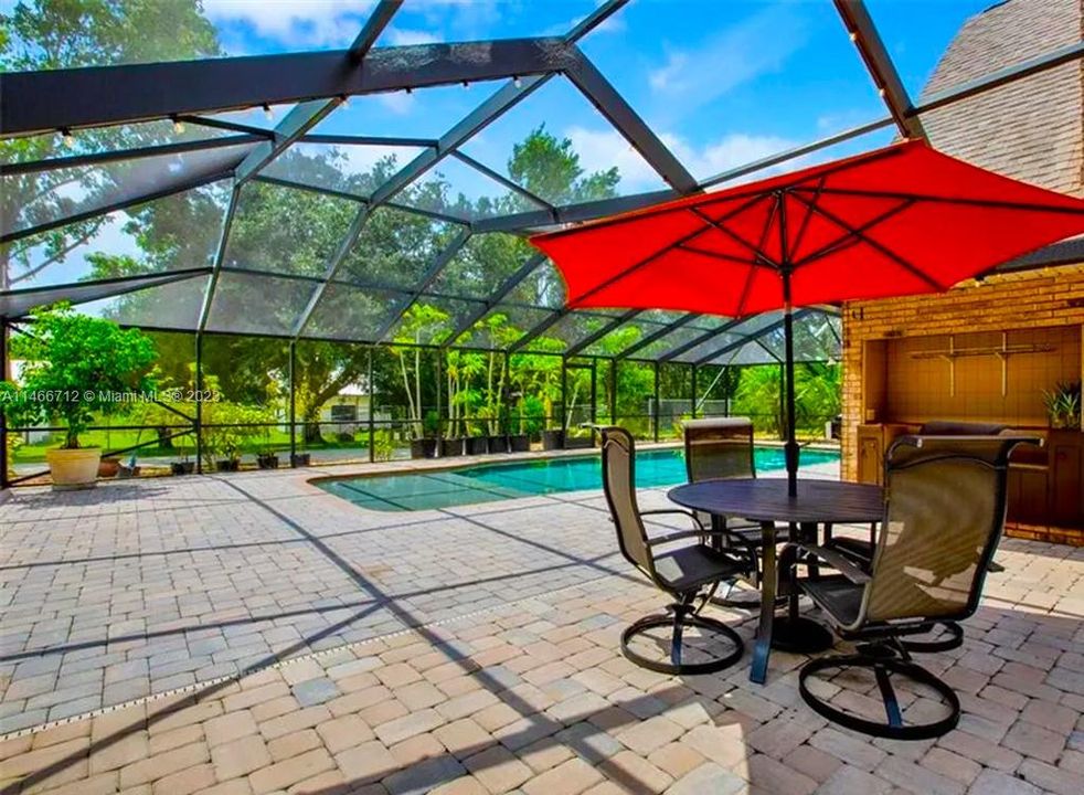 Recently Sold: $675,000 (4 beds, 5 baths, 3773 Square Feet)