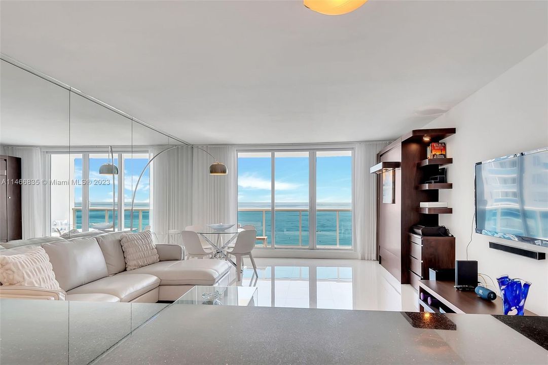 Breathtaking direct ocean views.