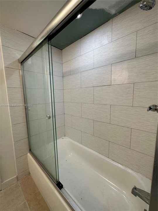 Recently Rented: $1,950 (2 beds, 1 baths, 800 Square Feet)