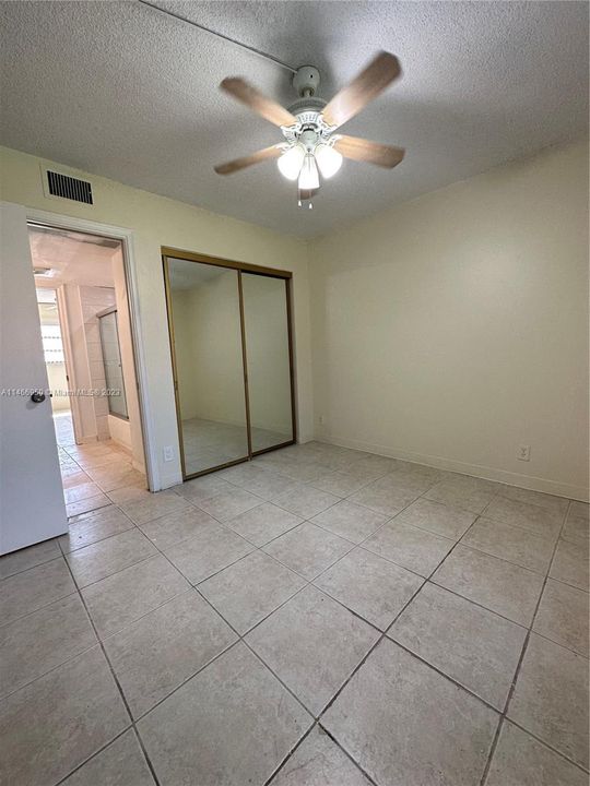 Recently Rented: $1,950 (2 beds, 1 baths, 800 Square Feet)