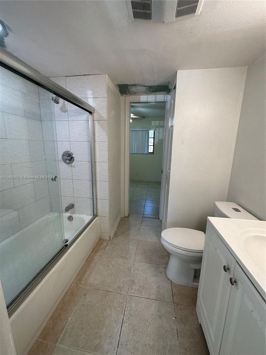 Recently Rented: $1,950 (2 beds, 1 baths, 800 Square Feet)