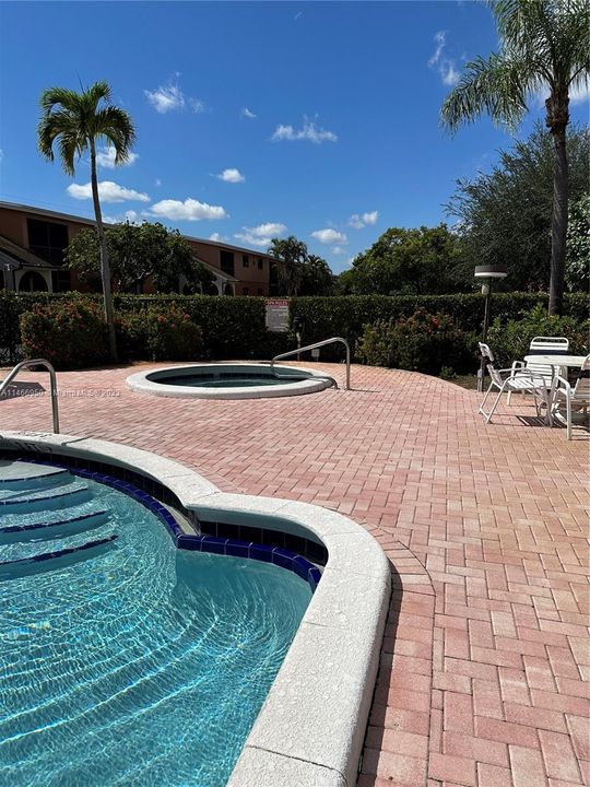 Recently Rented: $1,950 (2 beds, 1 baths, 800 Square Feet)