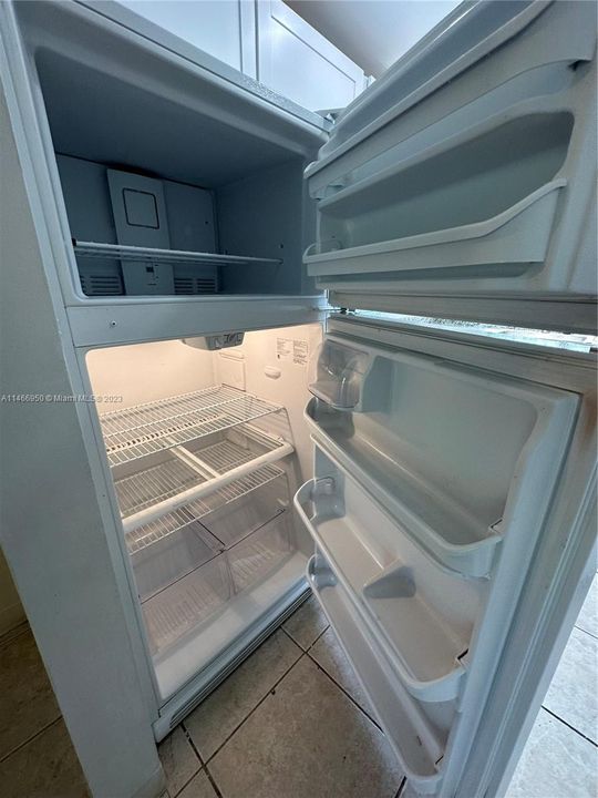 Recently Rented: $1,950 (2 beds, 1 baths, 800 Square Feet)