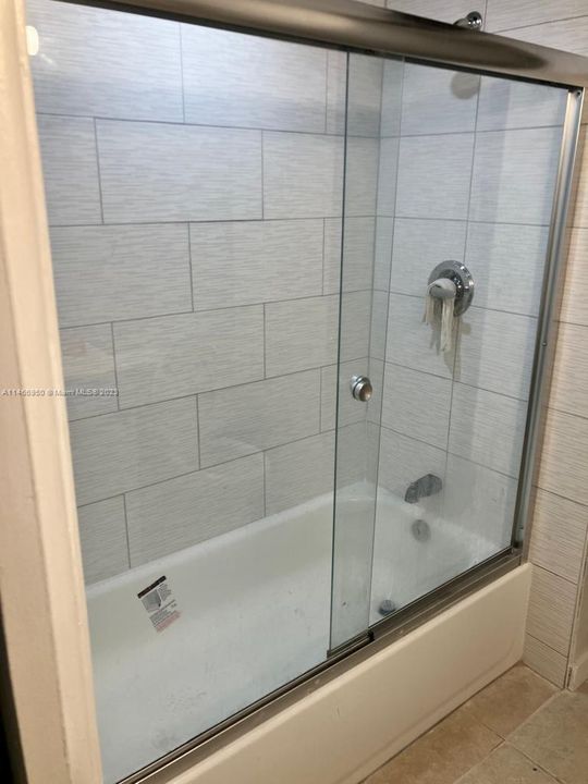 Recently Rented: $1,950 (2 beds, 1 baths, 800 Square Feet)