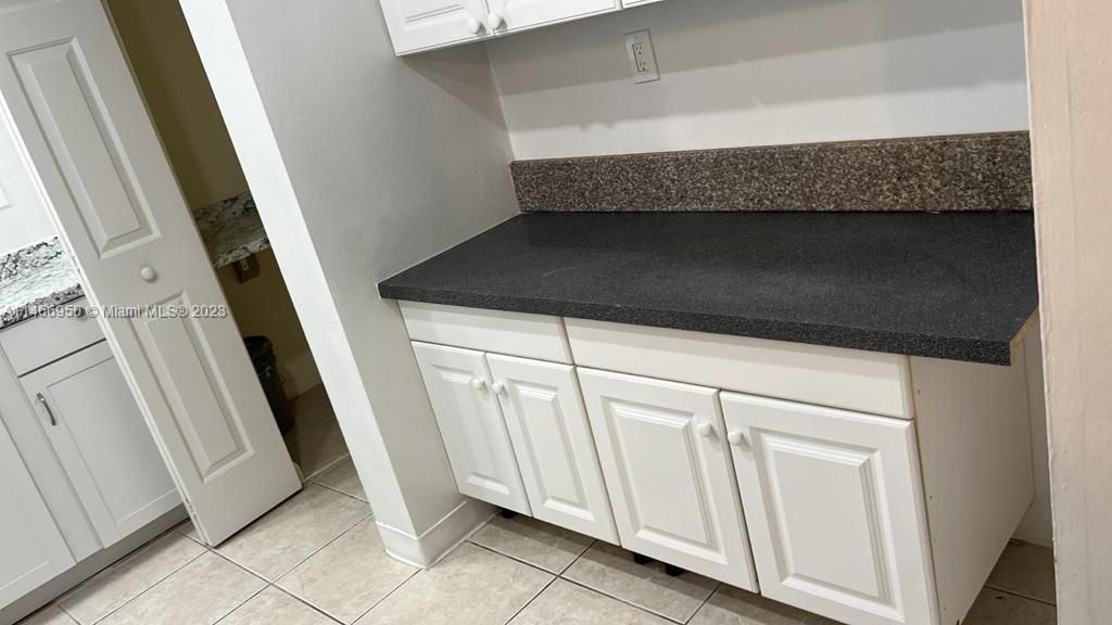 Recently Rented: $1,950 (2 beds, 1 baths, 800 Square Feet)