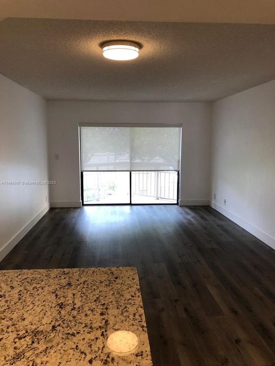 Recently Rented: $2,050 (1 beds, 1 baths, 710 Square Feet)