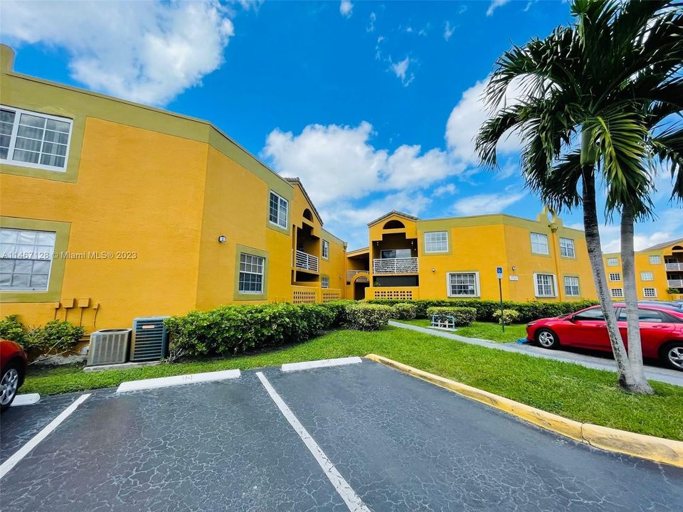 Recently Rented: $2,275 (2 beds, 2 baths, 1067 Square Feet)